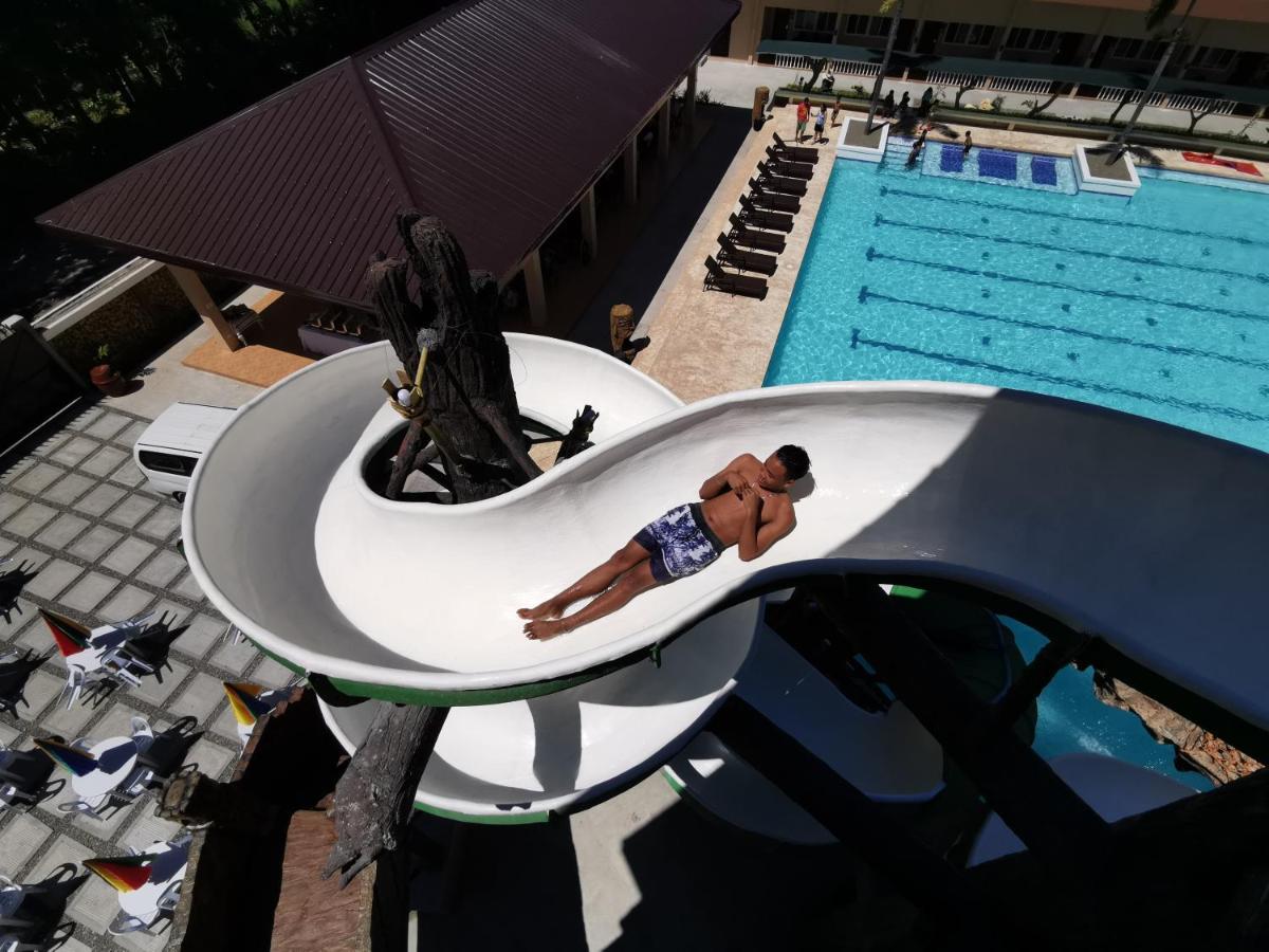 Port Royale Waterpark Resort Dumaguete City Exterior foto